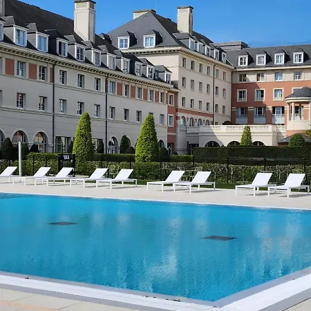 Dream Castle Hotel Marne La Vallee Magny-le-Hongre Exterior photo